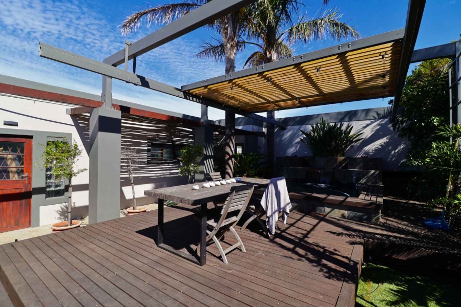 4 Bedroom Property for Sale in Sandbaai Western Cape